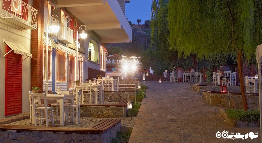 رستوران فضای باز هتل آلکودار آداکول